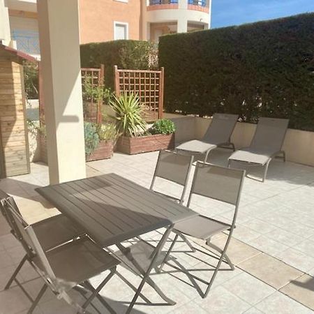 Apartament Appt 2 Pieces Port Frejus - Mega Terrasse + Garage Zewnętrze zdjęcie