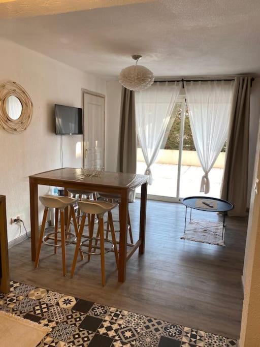 Apartament Appt 2 Pieces Port Frejus - Mega Terrasse + Garage Zewnętrze zdjęcie