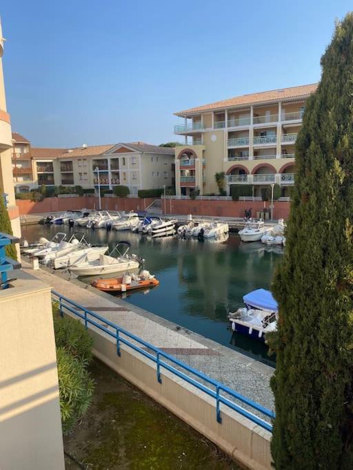 Apartament Appt 2 Pieces Port Frejus - Mega Terrasse + Garage Zewnętrze zdjęcie